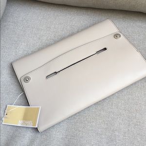 Xmas SALE Michael Kors Leather Cover Bag Selma Swap Cream